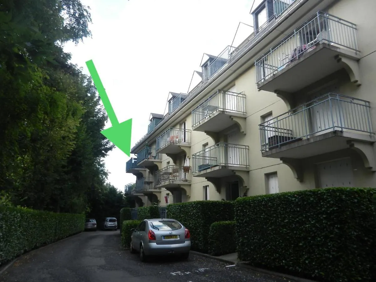 Les Jardins Du Casino T2 Bis- 4 Personnes-Tarif Cures Apartment Bagneres-de-Luchon France